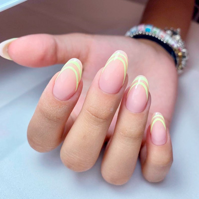 outline french nails gialle