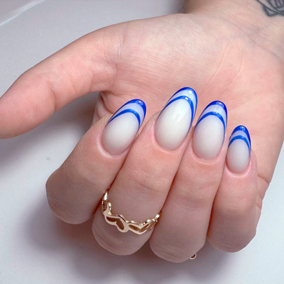 nail art bianca e blu