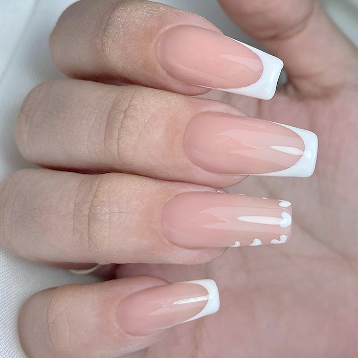 nail art semplici bianche