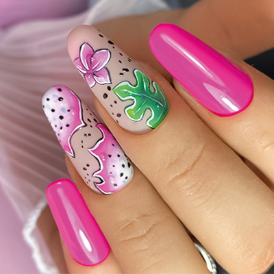 Nail art fucsia particolari